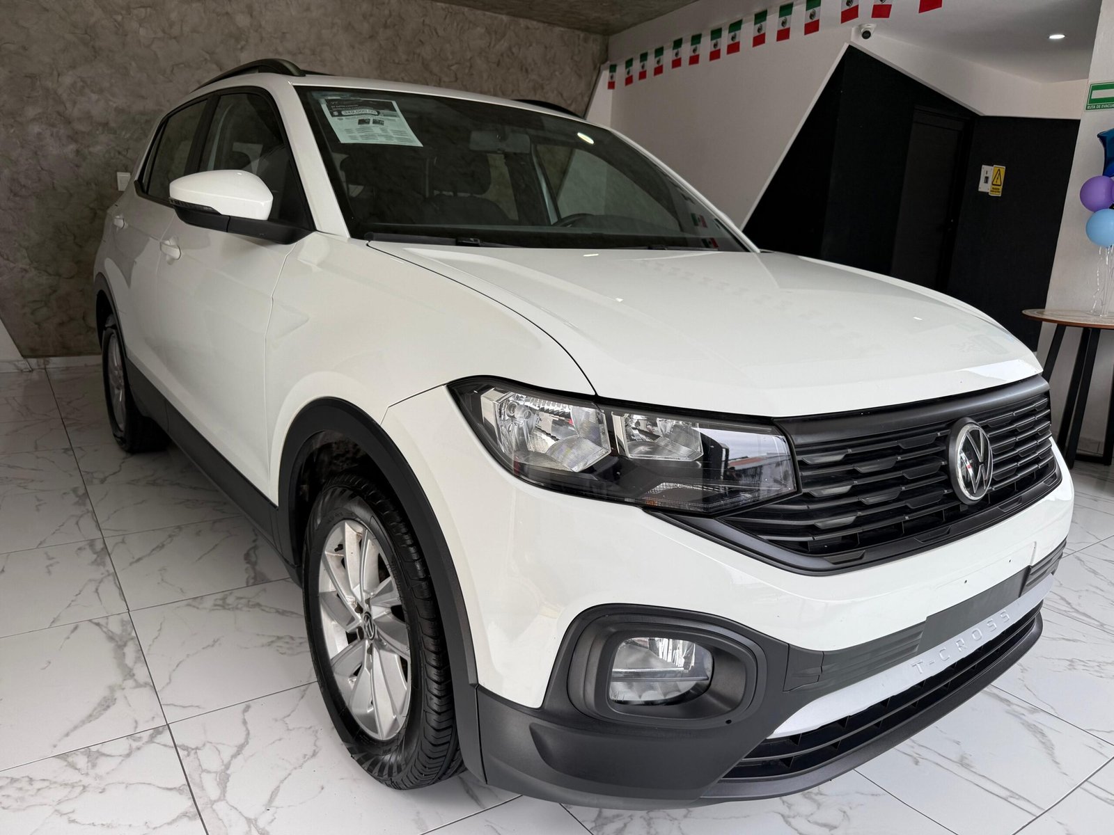 Foto 1 de 10 — 2024 Volkswagen T-Cross TRENDLINE 1.4L